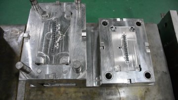 Injection Mould and Moulding manufacturer in Guangdong China Plastic mold for light guide1