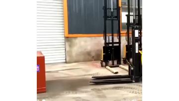 electric stacker .mp4