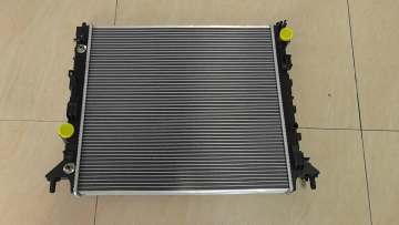 OEM 23477182 Aluminum Water Radiator For CADILLAC CTS V/Chevrolet Camaro Auto Parts Cooling Radiator Manufacture1