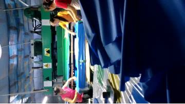 Inflatable swimming pool slide high-frequency machine