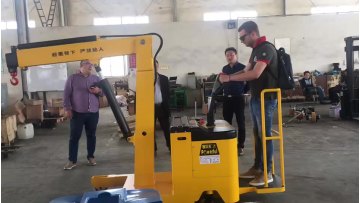 1000kg Portable floor Hydraulic small crane for warehouse1