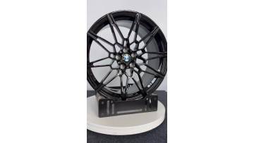 Premium Alloy Wheel Accessories for Luxury Vehicle Enhancement