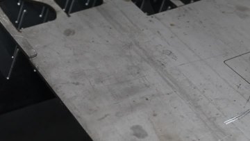 5mm2kw fiber laser cutting stainless steel.mp4