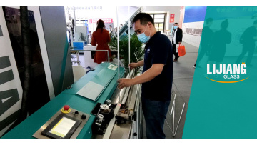 Automatic butyl extruder machine