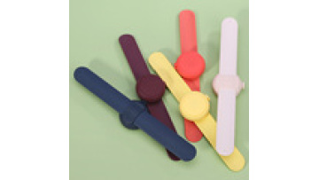 Silicone Rubber Hand Sanitizer Wristband Hand Dispenser Holder Keychain1