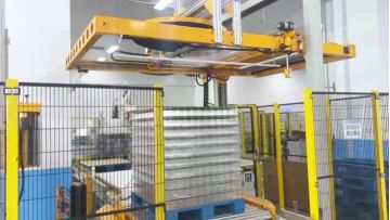 Top Sheet Pallet Wrapping Machine with Conveyor