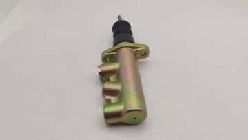 Top Quality Auto Spare Parts Clutch Master Cylinder For Tractor Size 15.87mm1