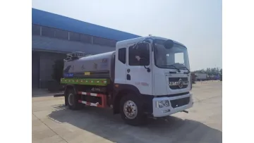 Premium Quality Dongfeng 4X2 200HP 9.71cbm Road Cleaning Sprinkler Truck1
