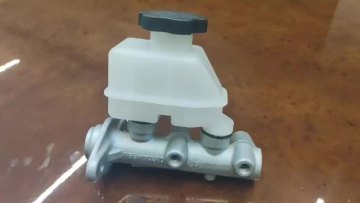Auto Spare Parts Brake master cylinder OEM 58510-25300 fits for Hyundai1