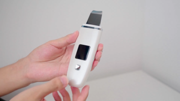 Hot Selling Home Use Beauty Salon Deep Facial Pore Cleaning Ultrasonic Skin Scrubber For Exfoliate1