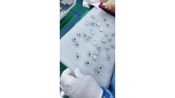 Piezoelectric Mist Chip Surface Cleaning