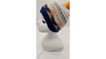 98 Knitted beanie (1)