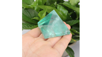 Wholesale Natural Healing Crystal  Pyramid Carved Crystal Quartz Agate Gemstone for Gift1