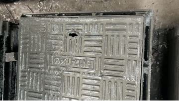 square manhole cover 2