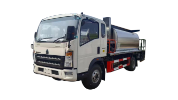 Road engineering Asphalt Distributor Truck