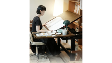 Professional Tilting Architect Desk – Minimalist Drafting Table