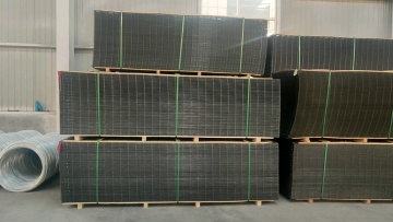 shengsen metal mesh sheet welded wire mesh fence panels in 6 gauge1