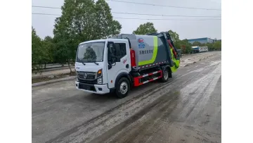 Cost-Effective Dongfeng 4X2 5.8cbm Powerful Refuse Compactor Truck1