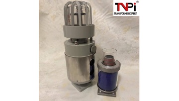 Transformer oil conservator dehumidifier