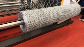 reverse twisted hexagonal wire mesh machine / Chicken Wire Mesh Machine1