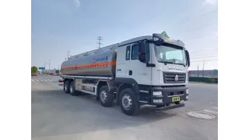 New Arrival Sinotruk HOWO 8X4 29cbm Petroleum Tanker Truck1