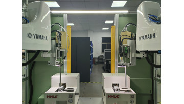 screw locking robot