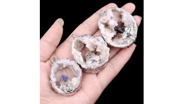 SP1723S crystal pendant necklace
