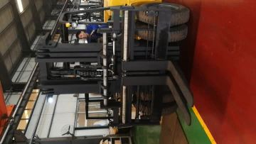 side shift and fork positioner forklift 10 ton.mp4