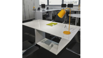 Scandinavian Style Modern Executive Office Desk in High Gloss Wooden Finish, Featuring a Pink and White Color Palette.1