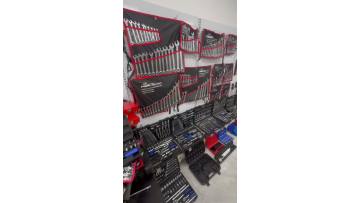 Support customization of multiple wrenches