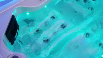 4805 Outdoor Spa for 2 Person