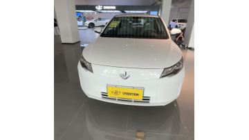 Six-seater Geely Maple Leaf commuter car