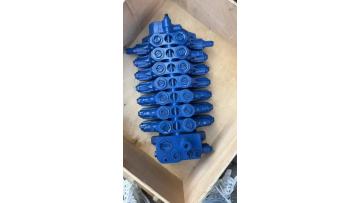 3-way actuating valve manifold and 7-way actuating valve manifold