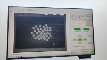 Button coloring dispensing machine