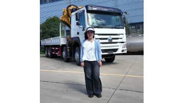 SINOTRUK Crane Truck for Heavy Lifting