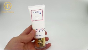 Sunscreen bottle-15