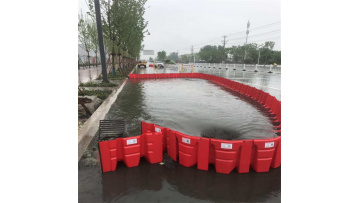 Flood barrier boxwall river test