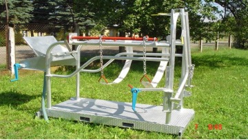 Cattle equipment / Cattle Hoof Trimming / Cattle Crush1