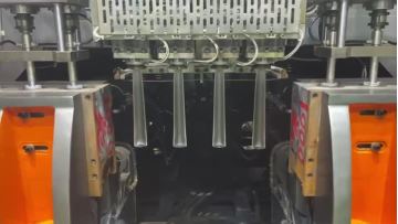 Four-Layer Barrier Blow Molding Machine