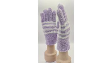 Knitted gloves