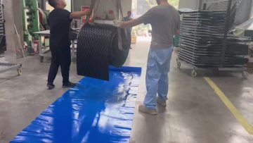 Flame retardant rhombic cover rubber