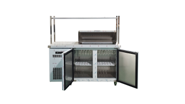 spray chilled salad display