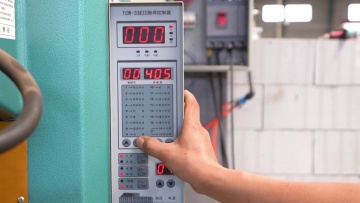 Durable‑butt‑welding‑machine‑copper‑electrode‑assemblies‑for‑repeated‑high‑current‑welding‑cycles