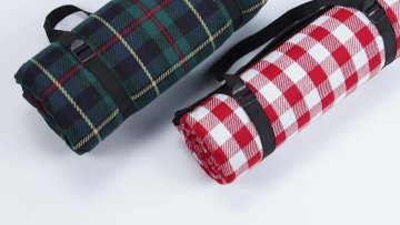 Hot selling waterproof lattice camping mat outdoor travel picnic blanket1