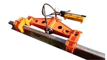 Hydraulic rail straightener