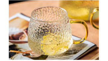 Japanese glass hammer pattern water cup with handl