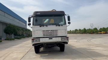 SINOTRUCK  HOWO 4X4 Crane Truck