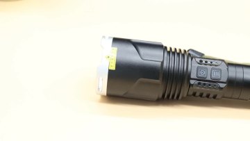 XHP99 Power bank 2*26650 3500lumens self defense weapons flashlight camp flashlight high powerful touchlight1