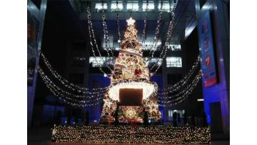 String Lights Christmas Tree