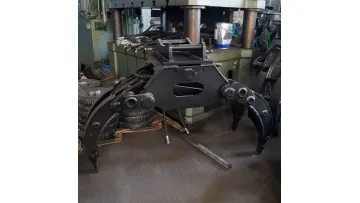 High-Powered Clamping Fine-Tuned Operation Rapidly Loading Industrial Salvage Items Log Grapple1